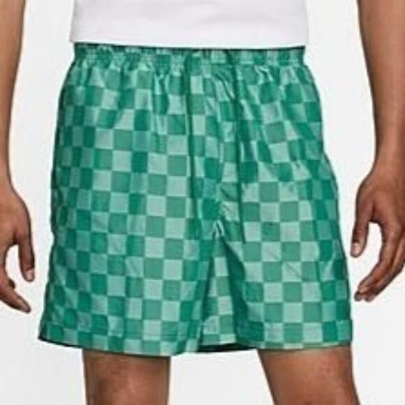Nike Men Lightweight Checkered Woven Green Club Flow Shorts Standard Fit NEW XL - Picture 1 of 12